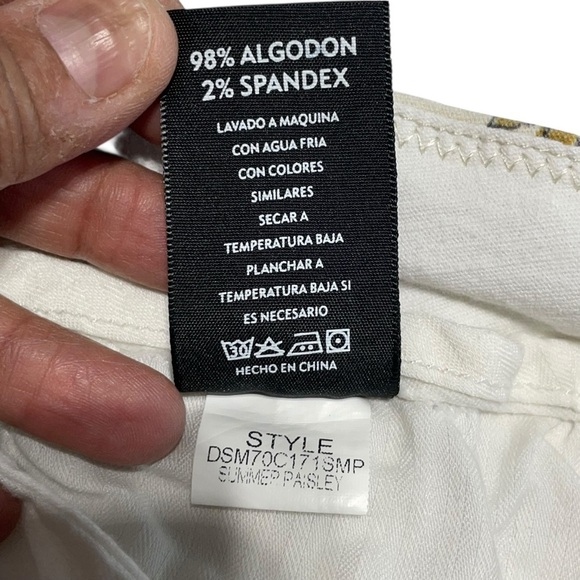 Women's Dear John Multicolored Paisely Print Summer Shorts Size 33 - Picture 5 of 11